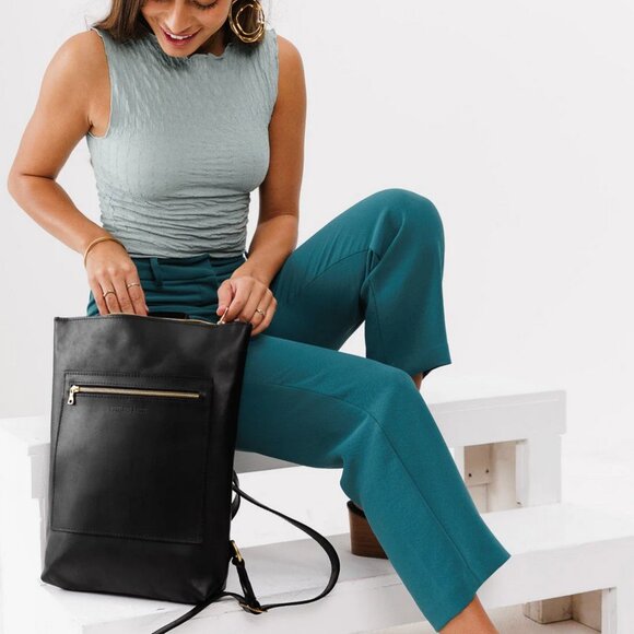 Portland Leather Classic Black Backpack - Picture 9 of 10